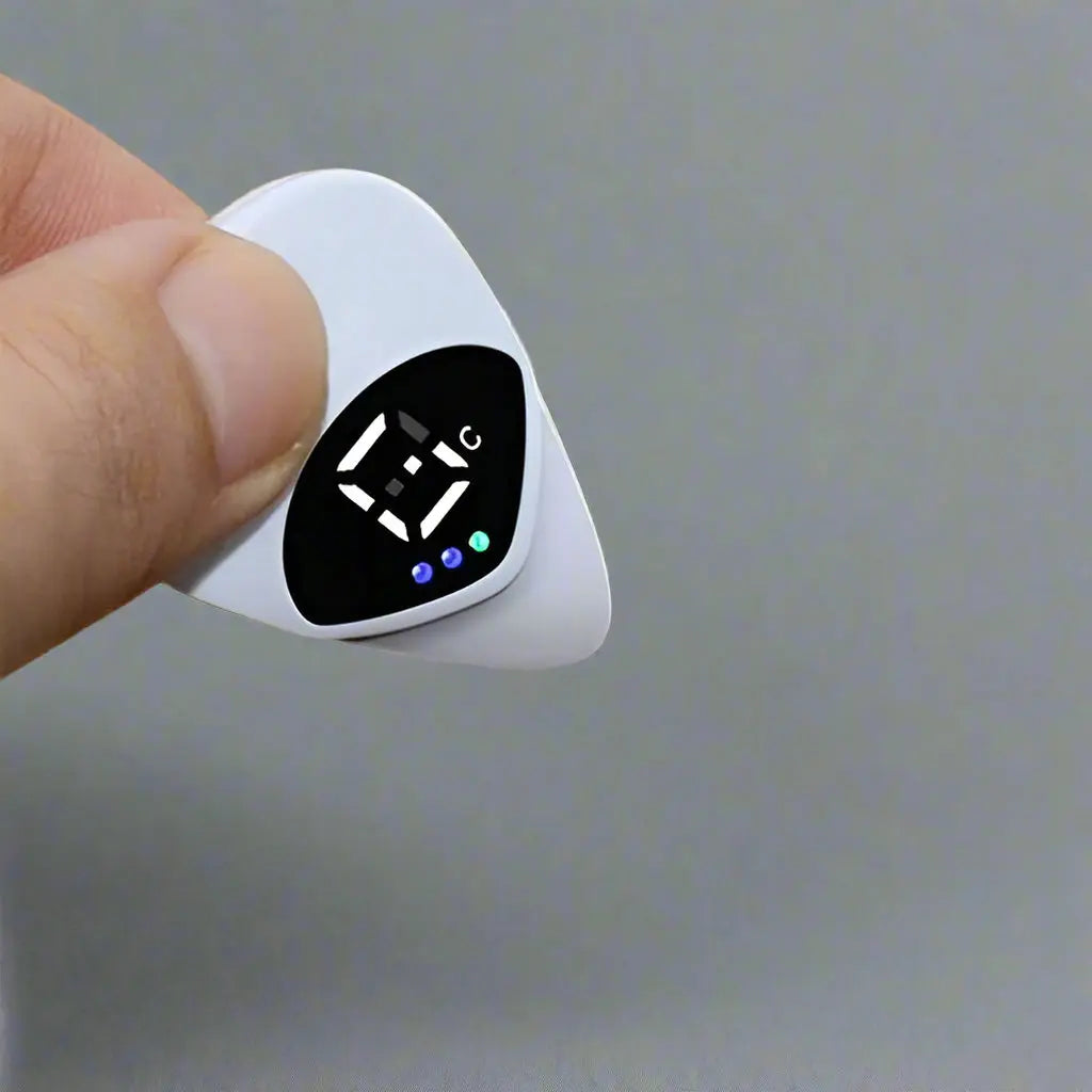 Guitar Picks for Beginners with Built-in LED Tuner - Smart Plectrum - Hero guitars - Unleash your inner rock star